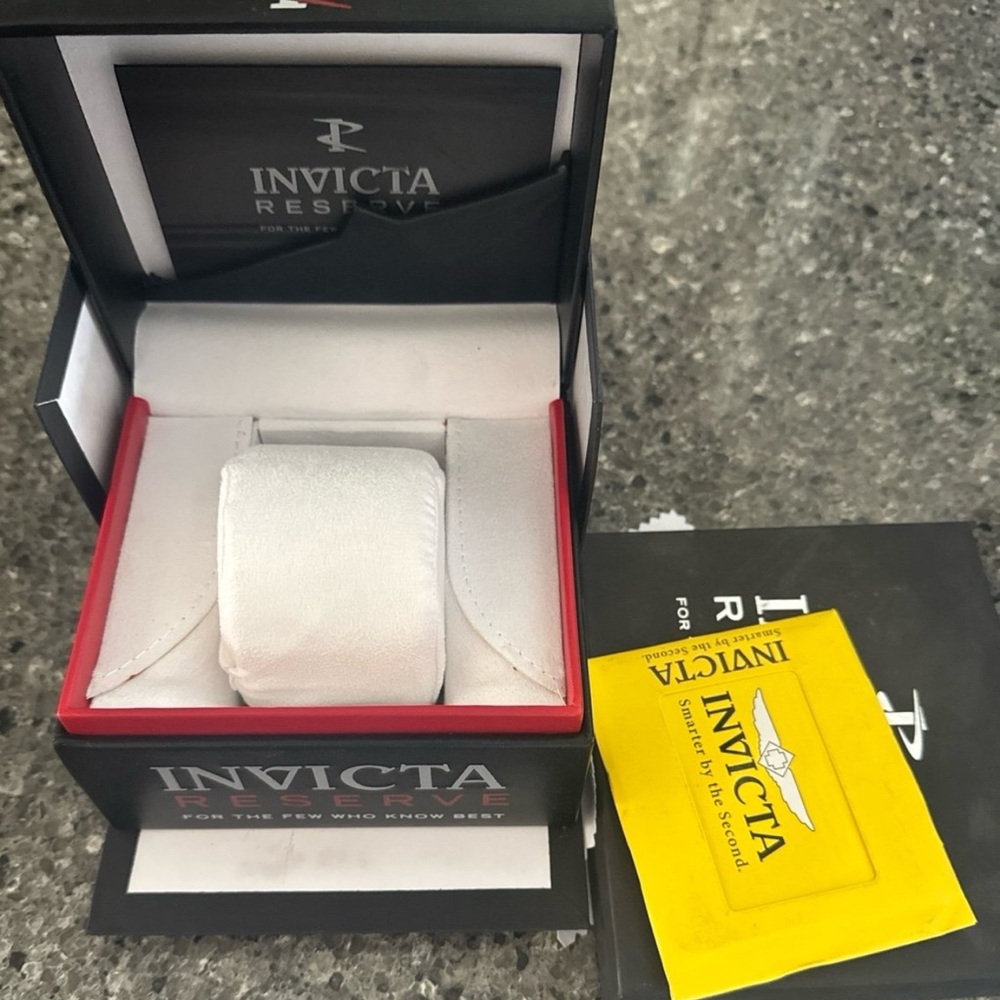 Invicta Reserve Black Box